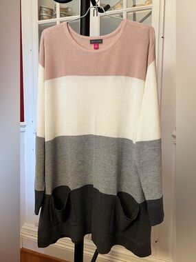 Vince Camuto Blush, Cream & Gray Colorblock Scoop Neck Sweater